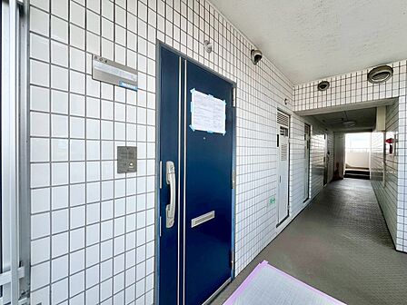 清潔感のある落ち着いた雰囲気の玄関です。