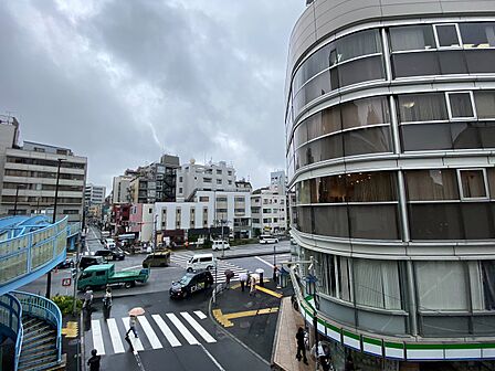 眺望や窓からの景色が良いと、家で過ごす時間も快適です。