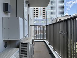 朝の澄んだ空気や、夕方に吹く清々しい風を感じられるバルコニー。