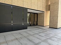 上質感漂う玄関アプローチです。