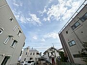 陽当たり・通風・開放感に恵まれた環境です。