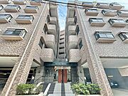 飽きのこないシンプルモダンな外観です。