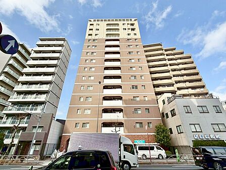 飽きのこないシンプルモダンな外観です。