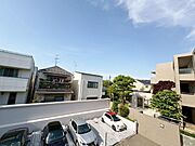 陽当たり・通風・開放感に恵まれた環境です。