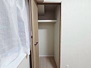 家電やスーツケース、ストック品など何でも片付く嬉しい空間です。