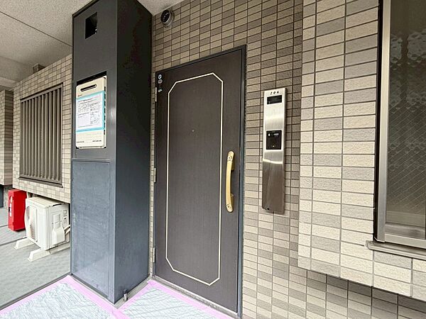 玄関を拡大表示