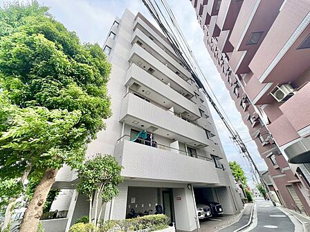 飽きのこないシンプルモダンな外観です。