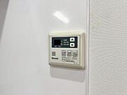 見やすい画面で操作しやすい給湯パネル。