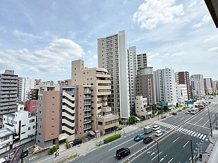 陽当たり・通風・開放感に恵まれた環境です。