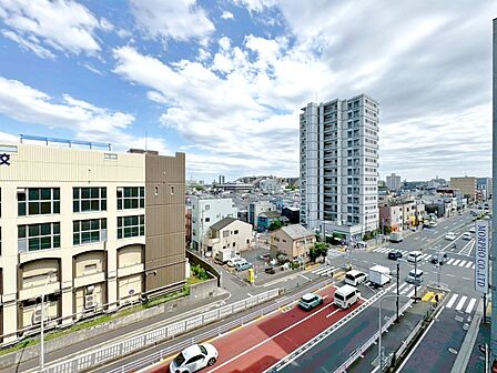 陽当たり・通風・開放感に恵まれた環境です。