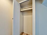 家電やスーツケース、ストック品など何でも片付く嬉しい空間です。