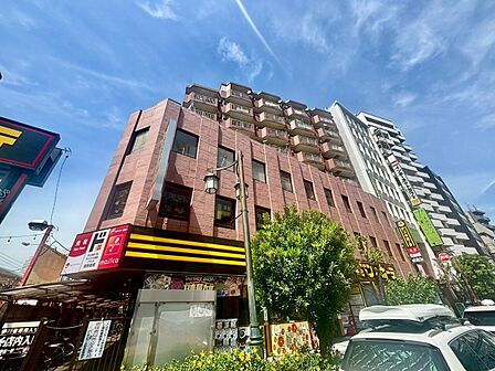 飽きのこないシンプルモダンな外観です。