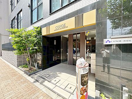 上質感漂う玄関アプローチです。