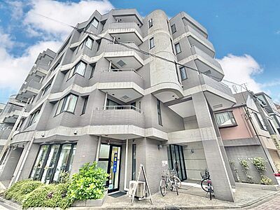 外観:飽きのこないシンプルモダンな外観です。 外観:飽きのこないシンプルモダンな外観です。