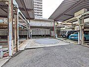駐車スペースが嬉しいですね。※空き状況は都度ご確認下さい。