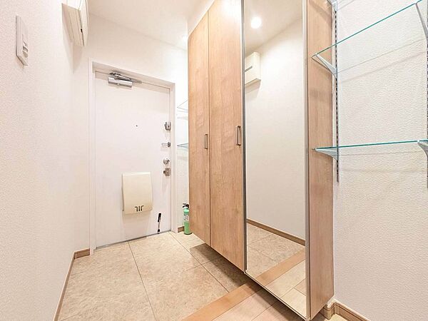 玄関を拡大表示