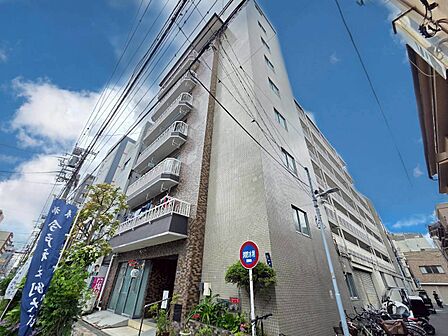 飽きのこないシンプルモダンな外観です。