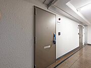 清潔感のある落ち着いた雰囲気の玄関です。