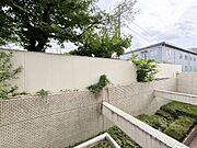 陽当たり・通風・開放感に恵まれた環境です。