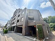 忙しく過ぎゆく日常を置き去るほど、ゆったりした時間が流れる住環境。