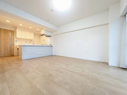 シンプルな内装と偏り過ぎないデザインで統一しました。