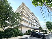 飽きのこないシンプルモダンな外観です。