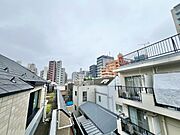 陽当たり・通風・開放感に恵まれた環境です。