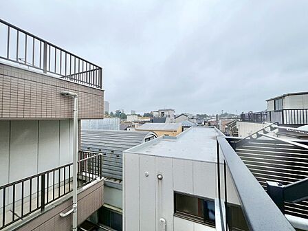 眺望や窓からの景色が良いと、家で過ごす時間も快適です。