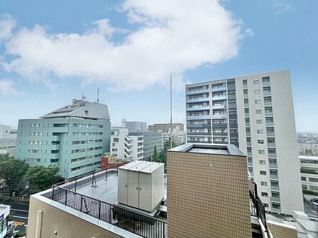 眺望や窓からの景色が良いと、家で過ごす時間も快適です。