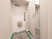 清潔感のある落ち着いた雰囲気の玄関です。