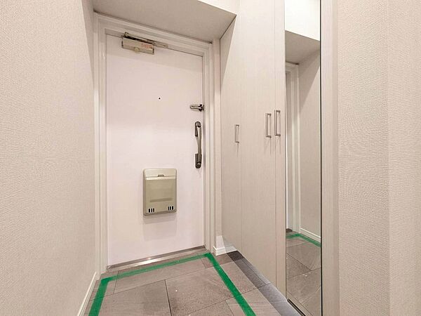玄関を拡大表示