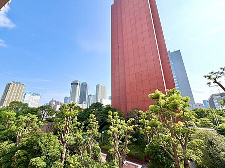 眺望や窓からの景色が良いと、家で過ごす時間も快適です。