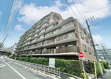 飽きのこないシンプルモダンな外観です。