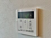 見やすい画面で操作しやすい給湯パネル。
