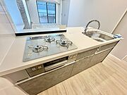 使いやすくスタイリッシュなキッチン空間になっております。