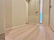 清潔感のある落ち着いた雰囲気の玄関です。