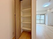 家電やスーツケース、ストック品など何でも片付く嬉しい空間です。
