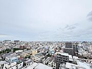 陽当たり・通風・開放感に恵まれた環境です。