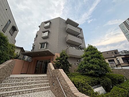 飽きのこないシンプルモダンな外観です。