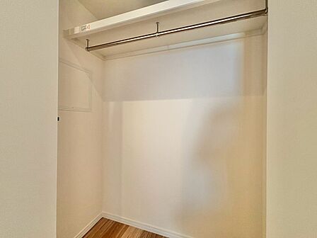 家電やスーツケース、ストック品など何でも片付く嬉しい空間です。