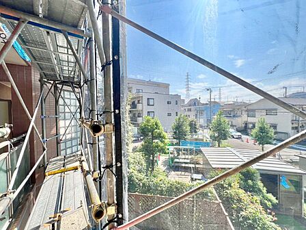 陽当たり・通風・開放感に恵まれた環境です。