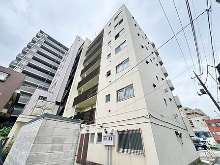 飽きのこないシンプルモダンな外観です。