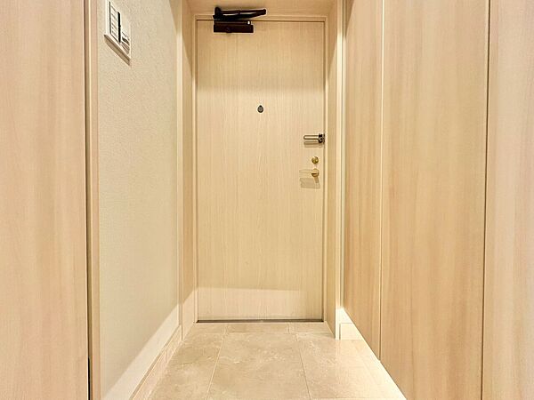 玄関を拡大表示
