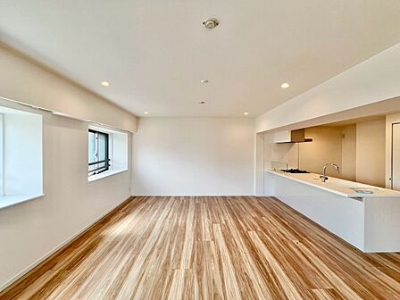 通風・採光に優れ、心地よい光と風が溢れています。