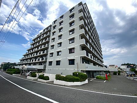 飽きのこないシンプルモダンな外観です。