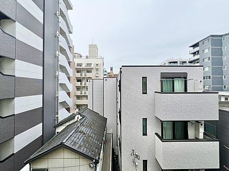 眺望や窓からの景色が良いと、家で過ごす時間も快適です。