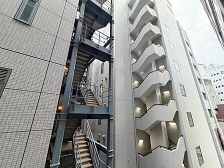 陽当たり・通風・開放感に恵まれた環境です。