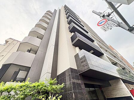 飽きのこないシンプルモダンな外観です。