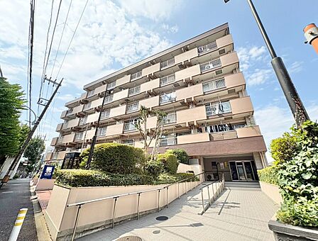 飽きのこないシンプルモダンな外観です。