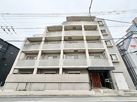 飽きのこないシンプルモダンな外観です。